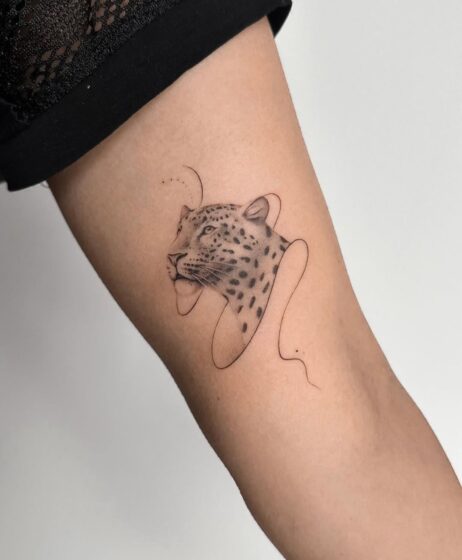 Minimalist Leopard Outline