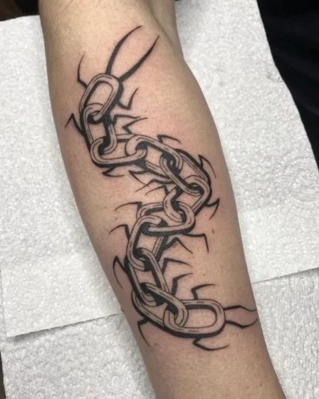 Centipede with Chains