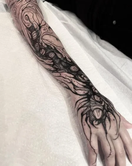Kaneki's Centipede in Black Ink