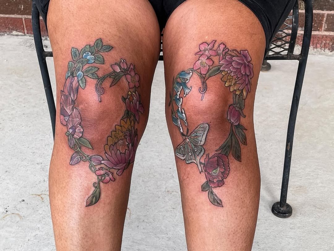 16 Stylish Around the Knee Tattoos for Women That Make a Bold Statement