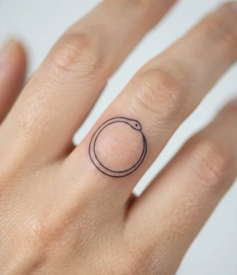 Minimalist Single-Line Ouroboros